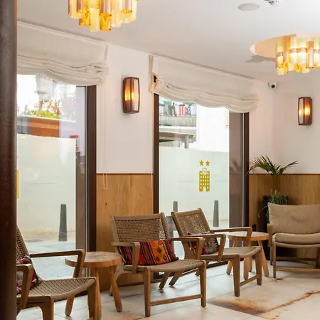 Mari Hotel 2*